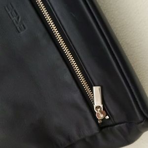 Bree leather unisex crossbody satchel